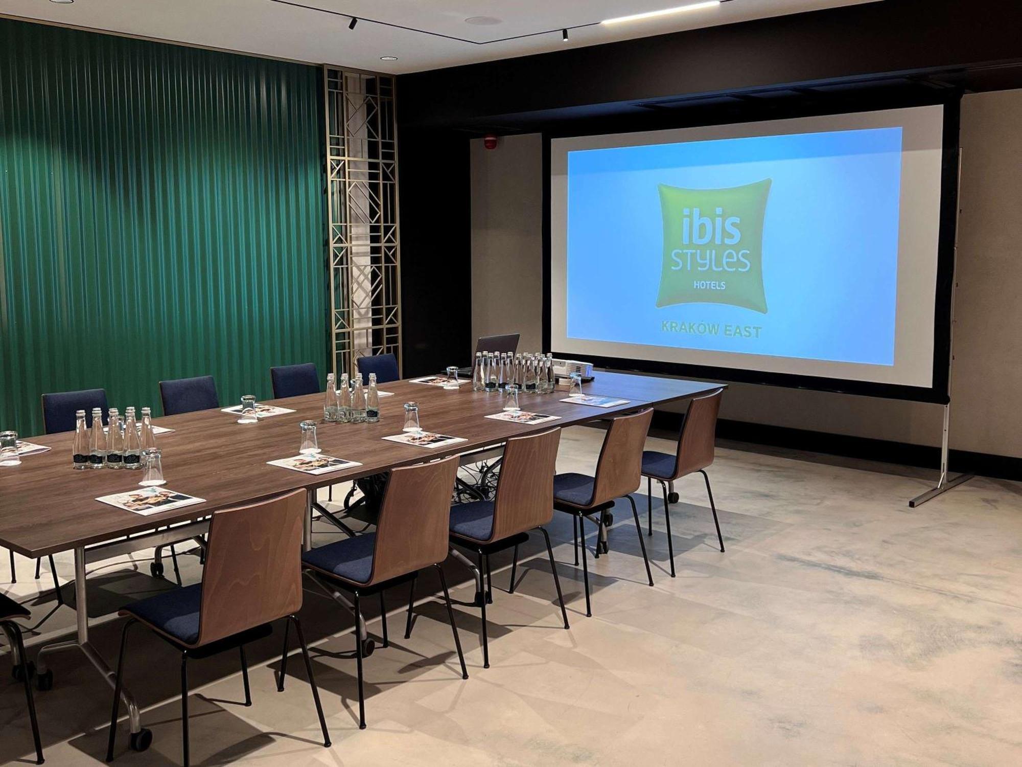 Ibis Styles Krakow East Hotel Bagian luar foto