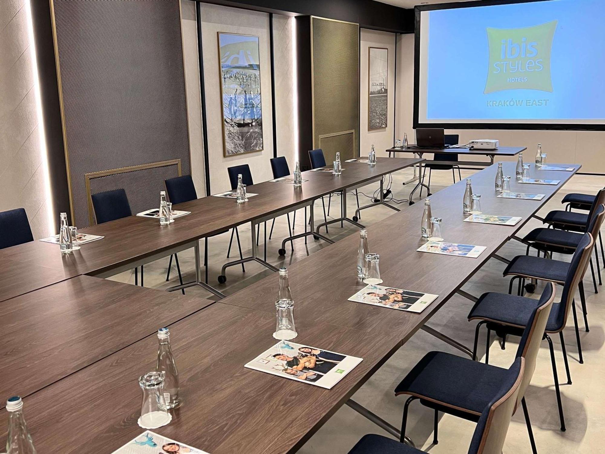 Ibis Styles Krakow East Hotel Bagian luar foto